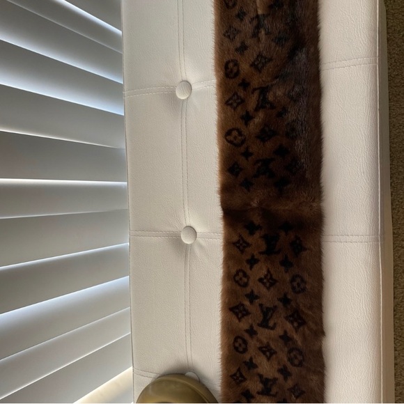 Louis Vuitton Monogram Brown Mink Stole Scarf - Picture 5 of 6